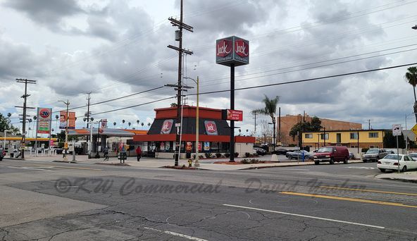Jack in the Box: 4353 S Figueroa St, Los Angeles, CA 90037